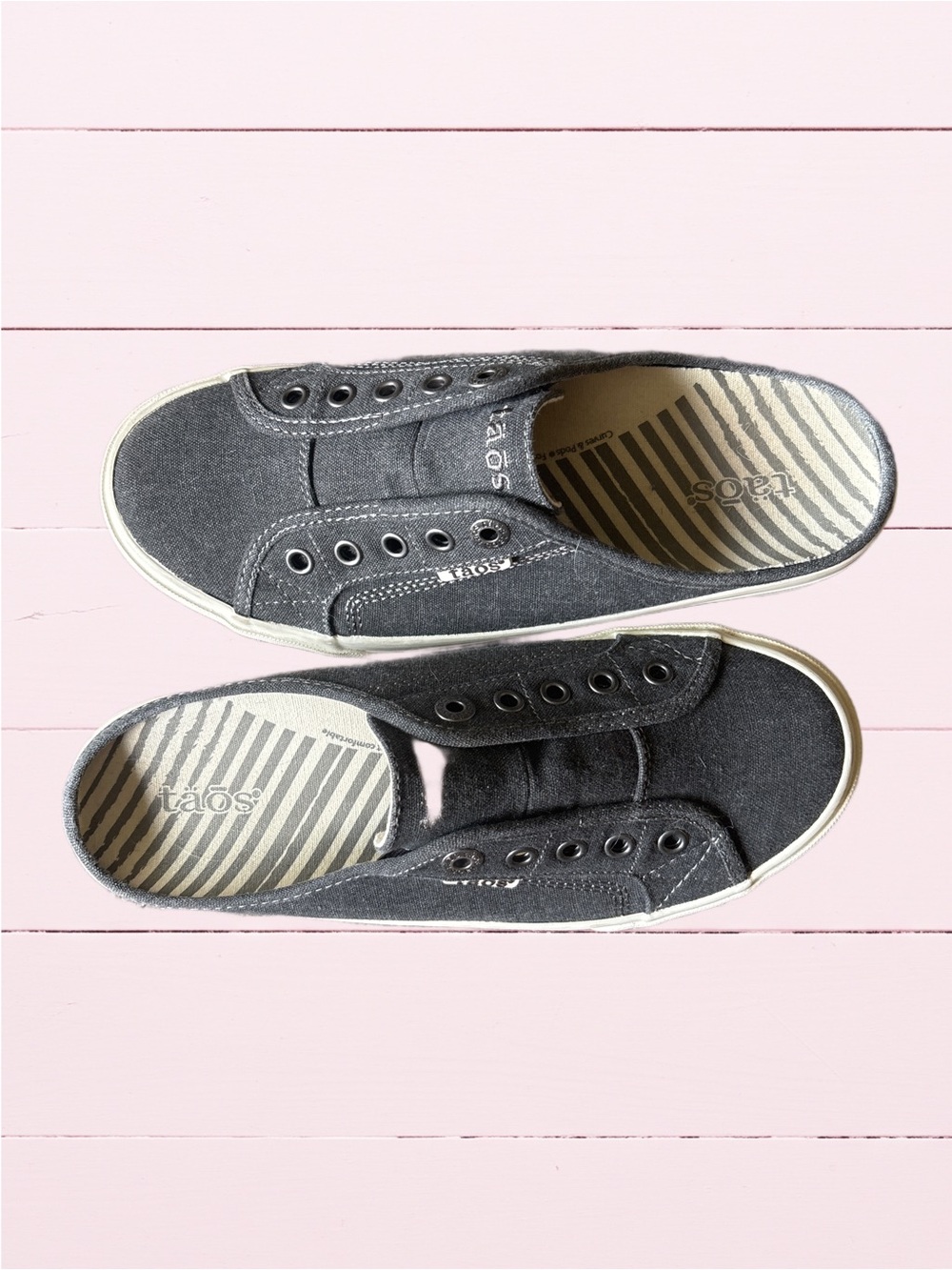 Taos Women’s Size 8.5 Slip-On Canvas Sneakers in Charcoal - Picture 5 of 6